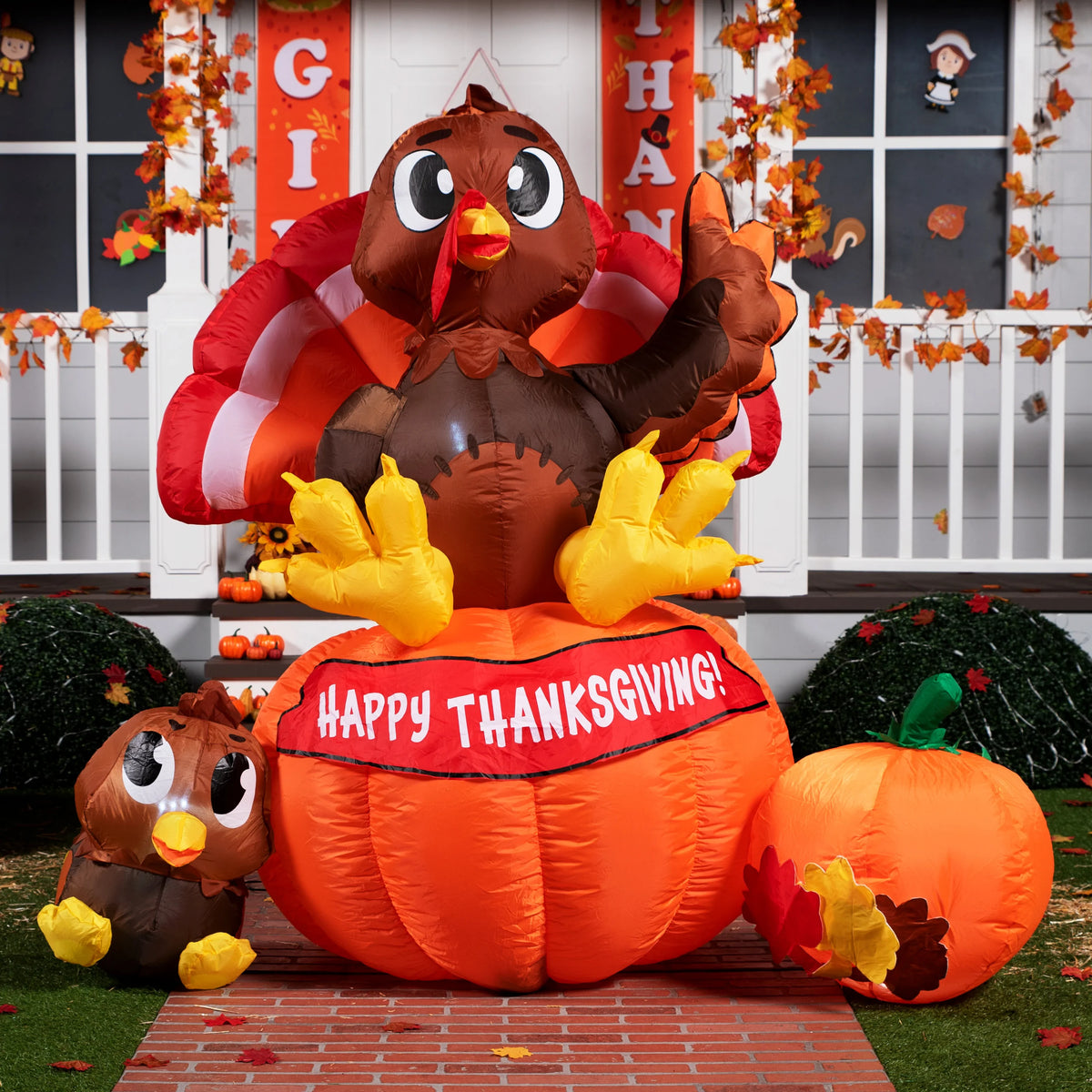 Large Thanksgiving Turkey on Pumpkin (5 ft)
